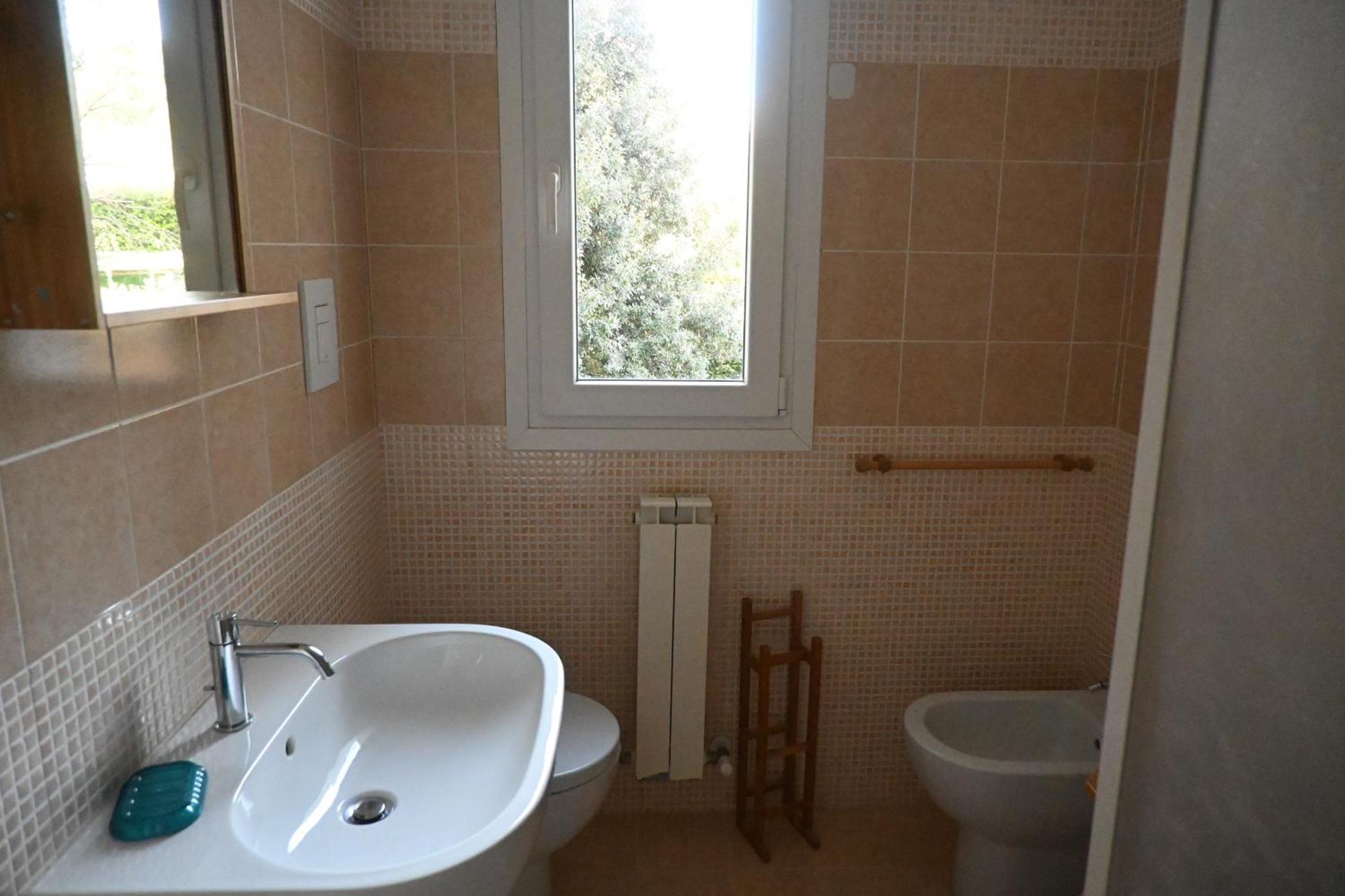 N185 - Numana, Meraviglioso Trilocale Con Terrazzo E Piscina Luaran gambar