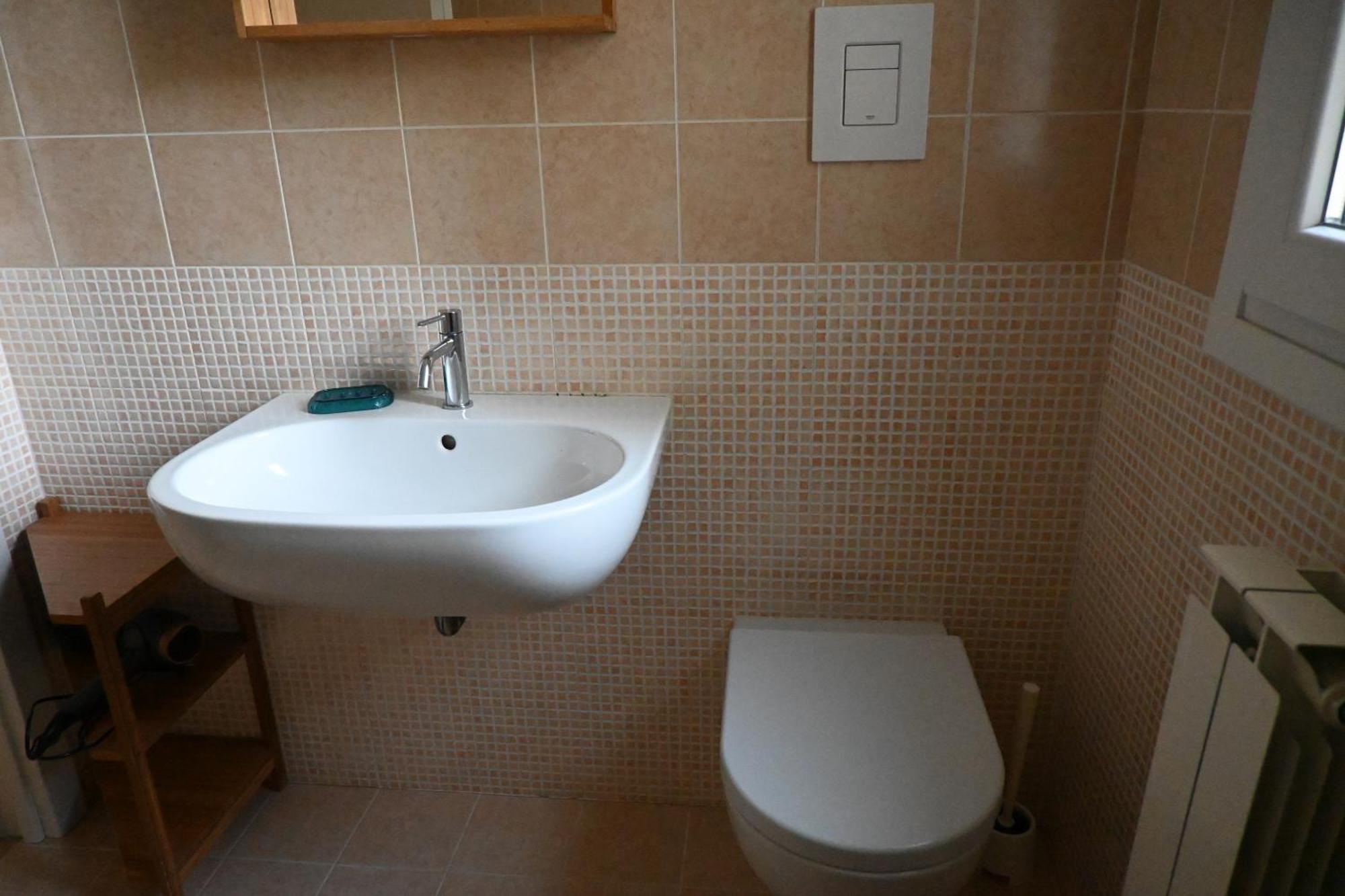 N185 - Numana, Meraviglioso Trilocale Con Terrazzo E Piscina Luaran gambar