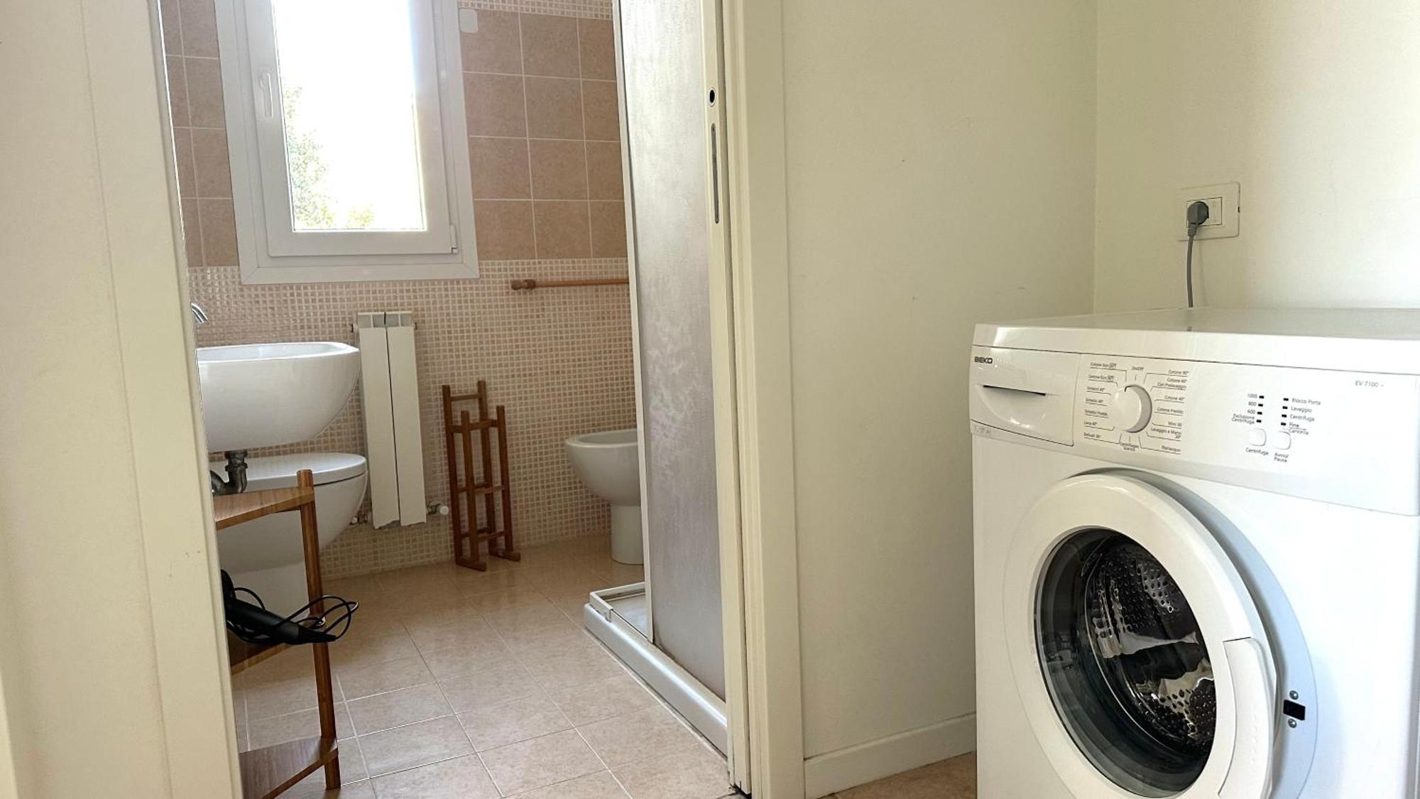 N185 - Numana, Meraviglioso Trilocale Con Terrazzo E Piscina Luaran gambar