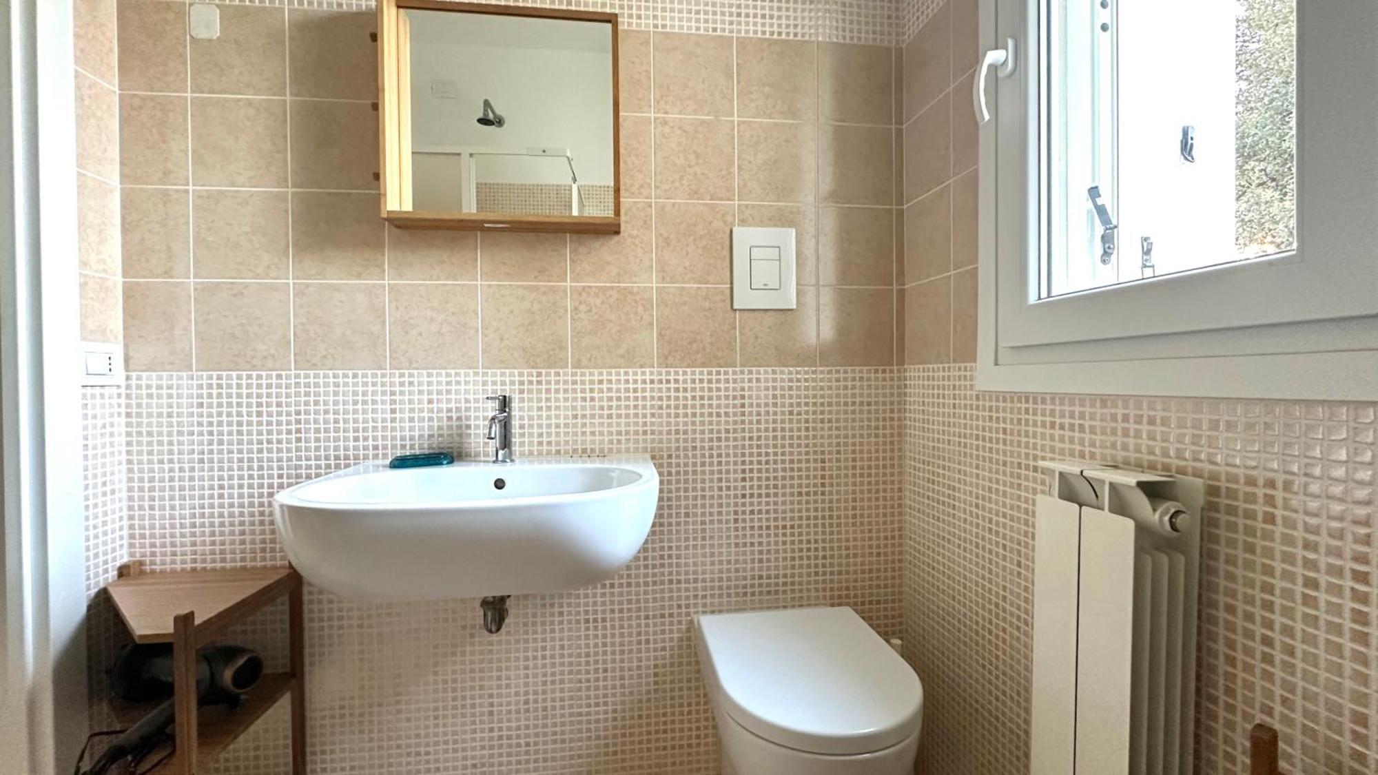 N185 - Numana, Meraviglioso Trilocale Con Terrazzo E Piscina Luaran gambar